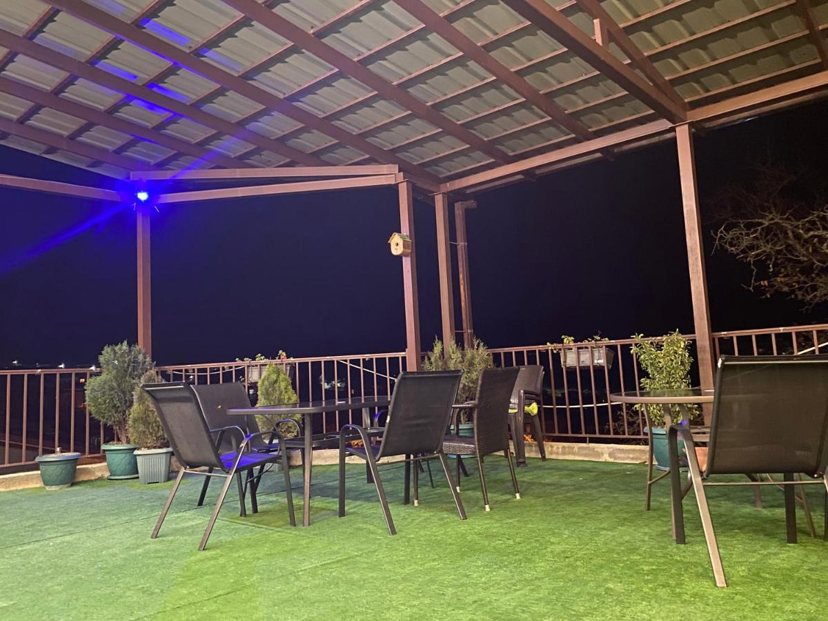 Guest House Royal Comfort With Terrace Kutaisi Exterior photo